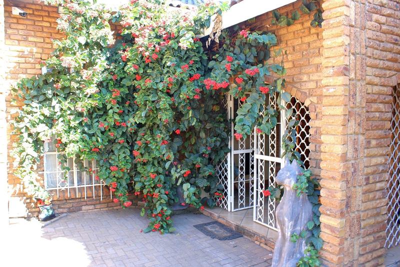 4 Bedroom Property for Sale in Ifafi North West